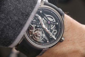 Hướng dẫn cách lên dây cót đồng hồ cơ Automatic